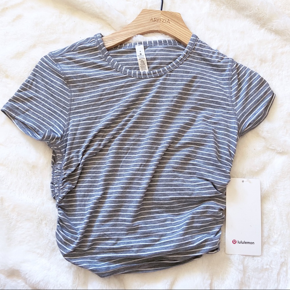 SOLD⚡️ LULULEMON HEATHER GREY & WHITE STRIPED TOP